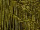form�es � l'�poque pr�historique, elle sont jonch�es d'impressionnantes stalactites et stalagmites.