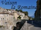 Le pont romain, vieux de 2000 ans, surplombe l'Ouv�ze aux crues dramatiques (dont celle de 1992).