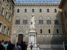 place et palais Salimbeni, la plus ancienne banque de Sienne