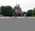 Jardin de l’évêché : la statue équestre de Jeanne d’Arc