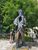 statue �rig�e en 2003 en hommage � Kafka, �nigmatique, � l'instar de l'oeuvre de l'�crivain